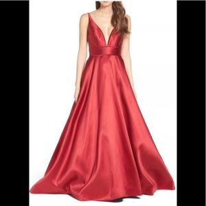 Mac Duggal Red Satin Dress w/ Pockets Stunning